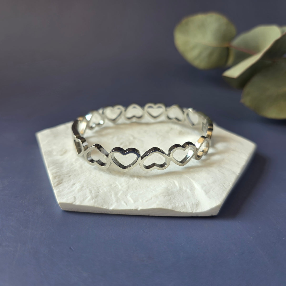 Linked Hearts Bangle (Single Piece)