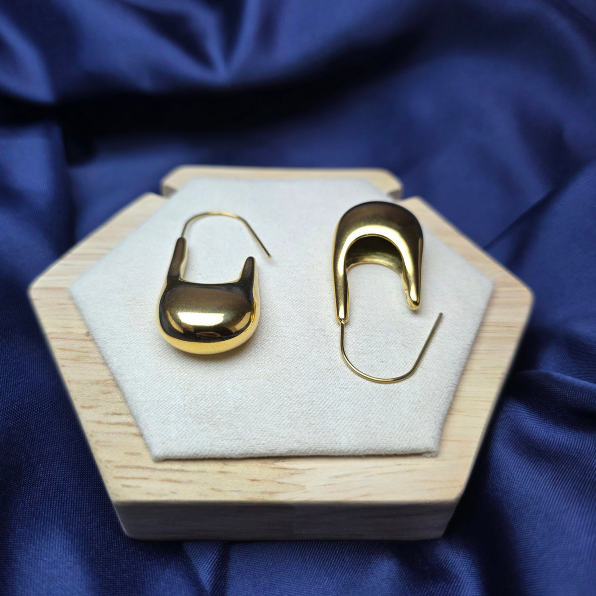 Luxe Basket Hoops