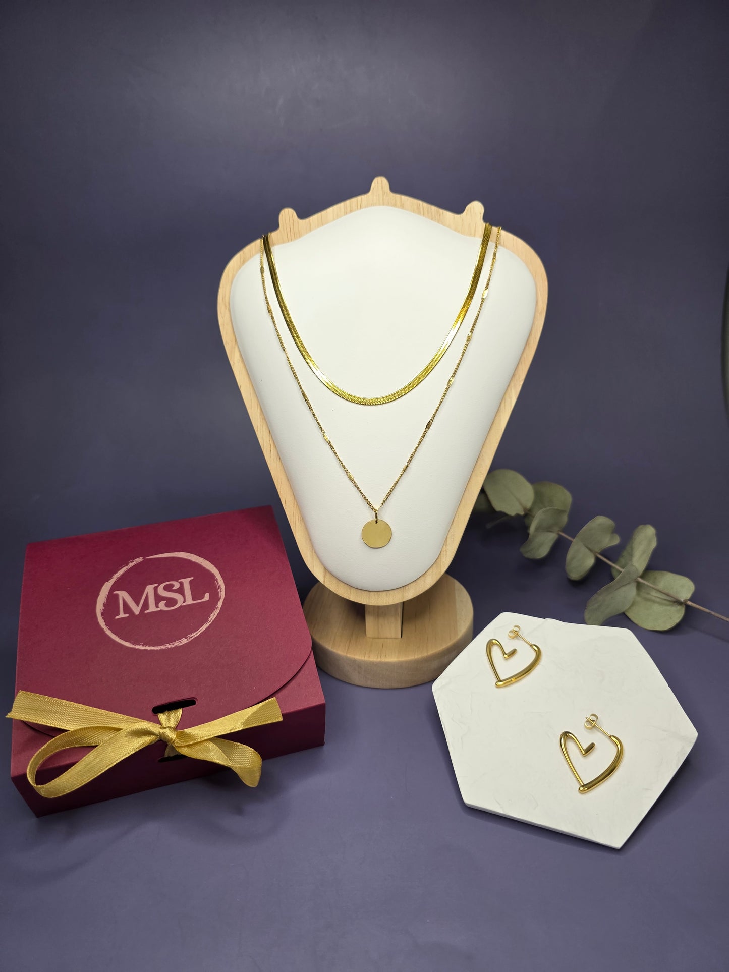 Close-up of a 40+5 cm herringbone and flat link chain necklace set with personalized circle pendant, paired with Golden Open Heart Earrings, 18k gold plated and waterproof for everyday elegance.