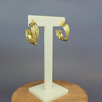 Metric Tides Hoops