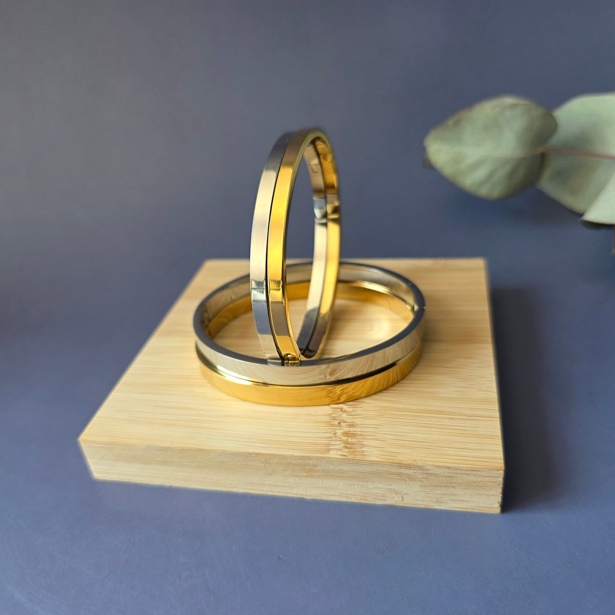 Oval Clip Bangle (Single Piece)